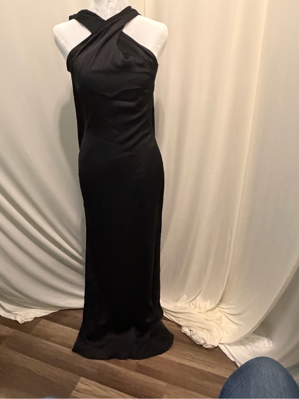 Elegant‎ Black Maxi Skirt - Sleek Floor-Length Silhouette